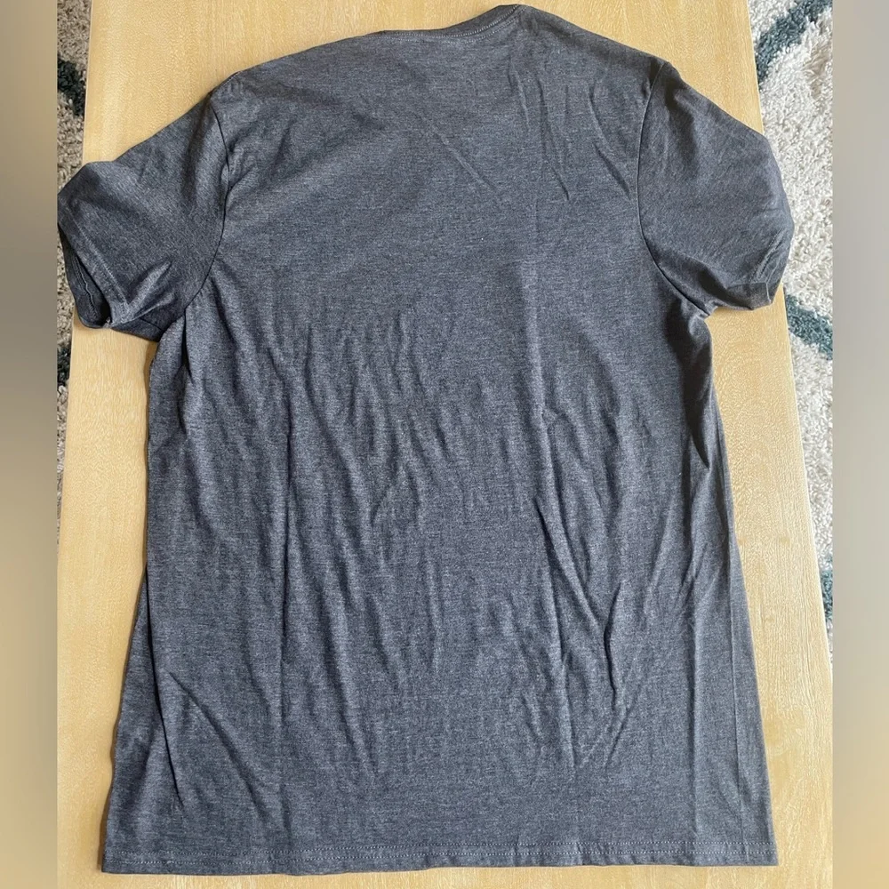 NWT Hilo, Hawaii Retro-style T-shirt - Medium - Picture 2 of 3